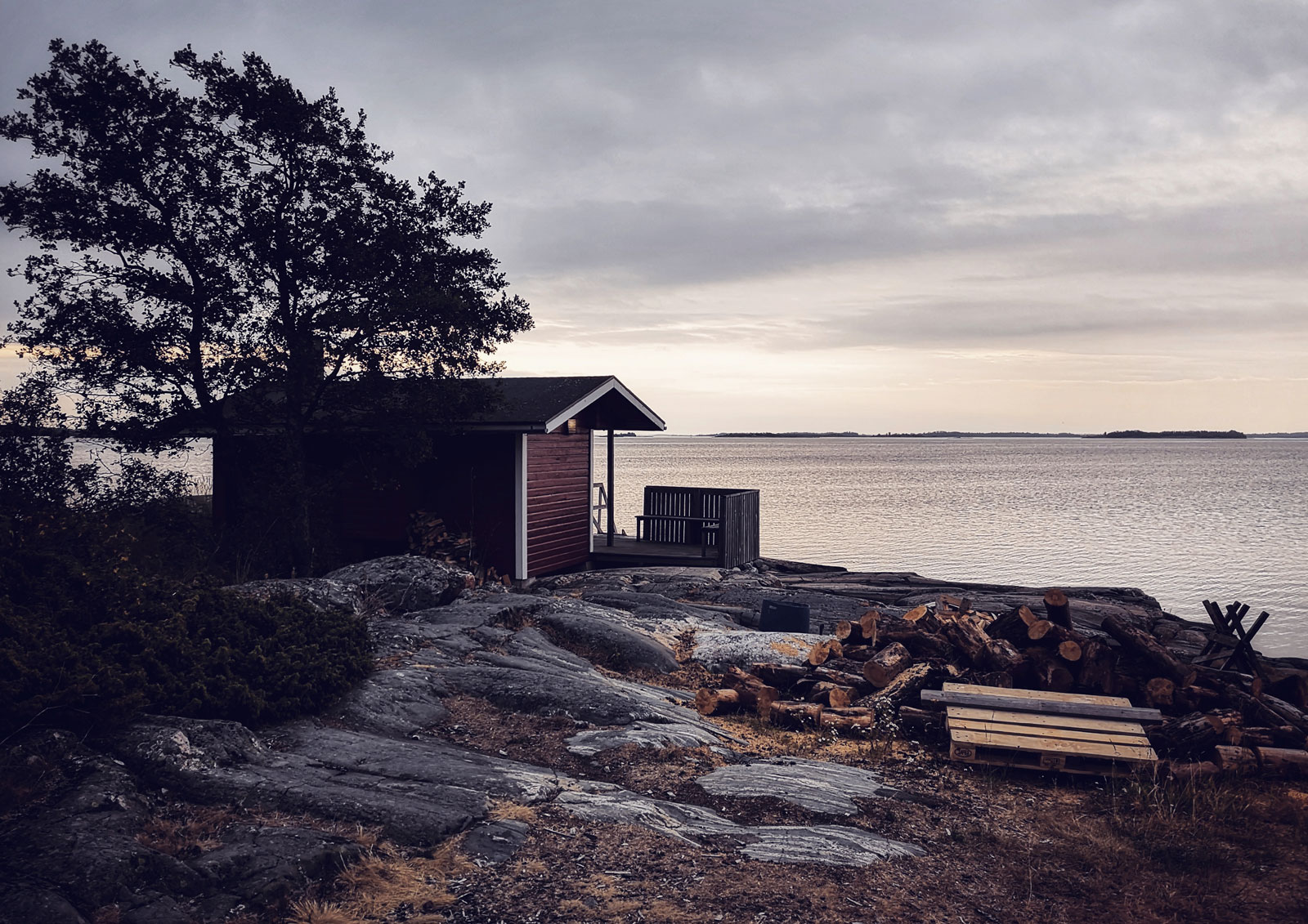 sauna-by-the-lake