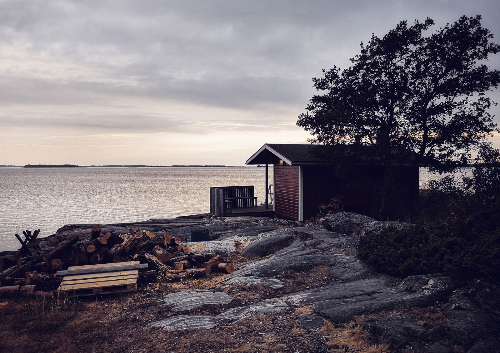 sauna-by-the-lake