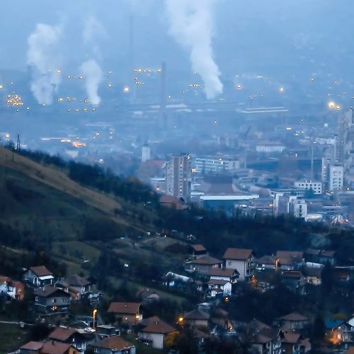 Kenttäkäynti Bosniaan: Savun alle peittynyt Zenica