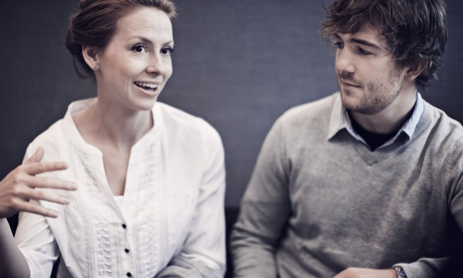 young-couple-in-a-meeting-with-advisor