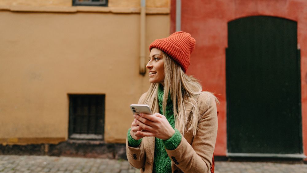 En kvinde som investerer